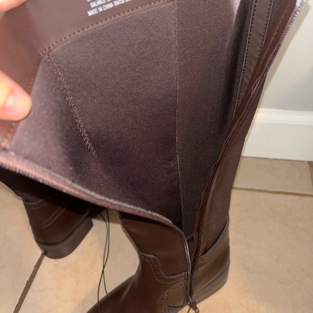 NWT St. Johns Bay Toysen Chocolate Knee High Boots Buckle Memory Foam - Picture 11 of 12